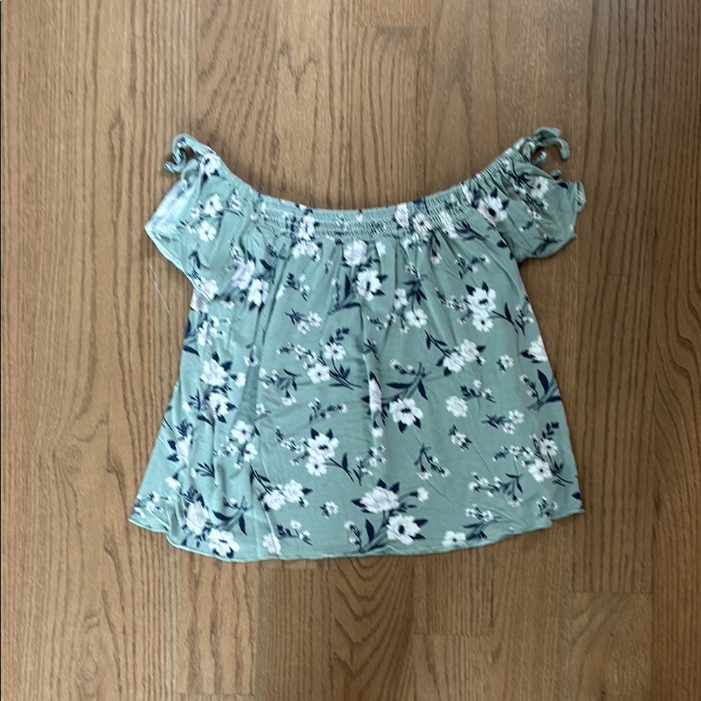 American Eagle Outfitters Floral Off-Shoulder Top